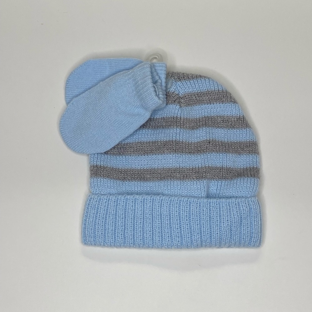 New baby boy beanie with gloves.